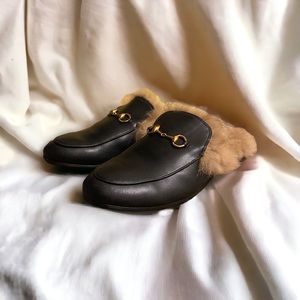 Gucci Princetown slip on black leather & fur